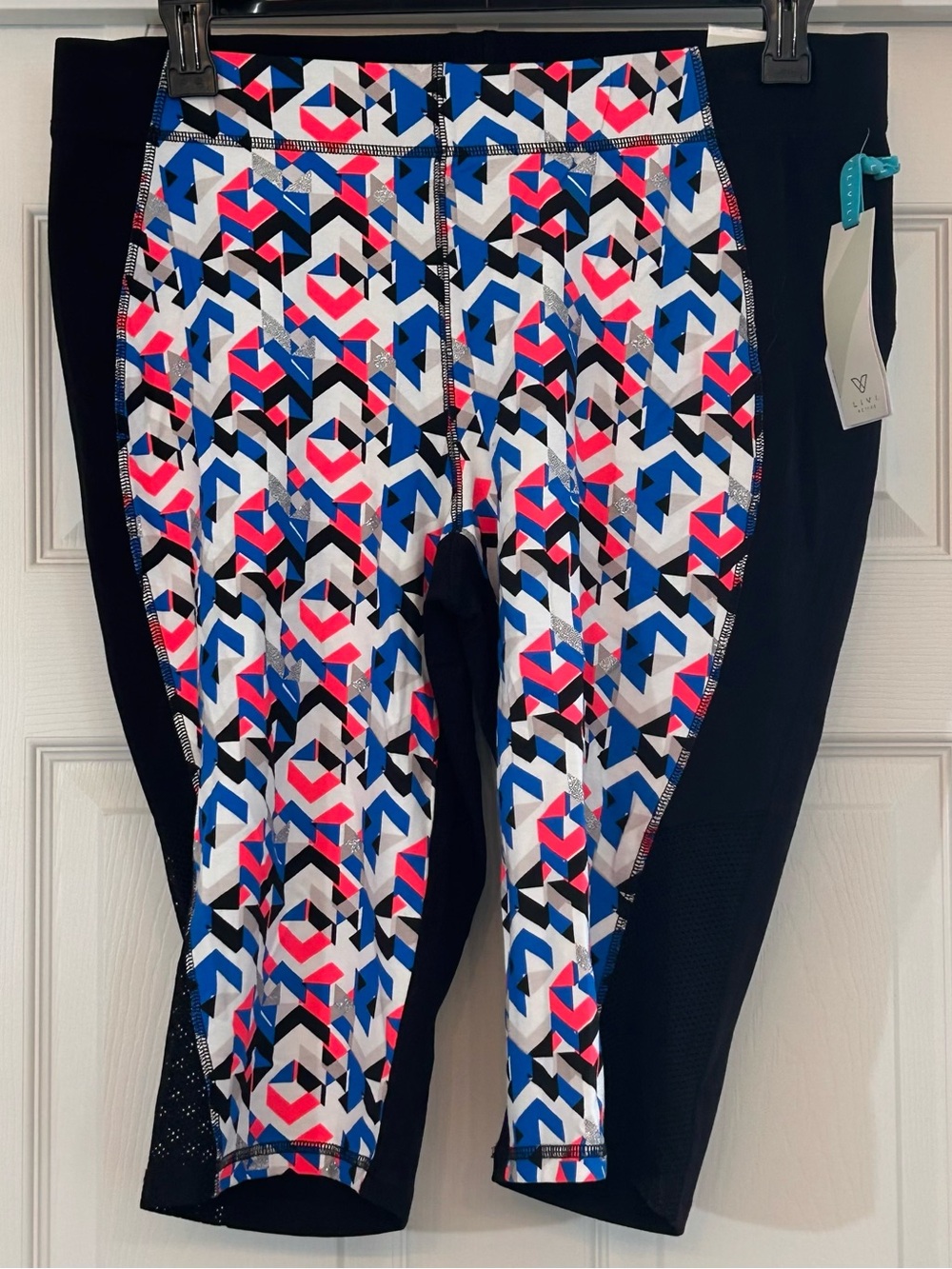 Livi Active Leggings Size 18/20 Black Blue Pink Elastic Stretch Pull Up Capri 🆕